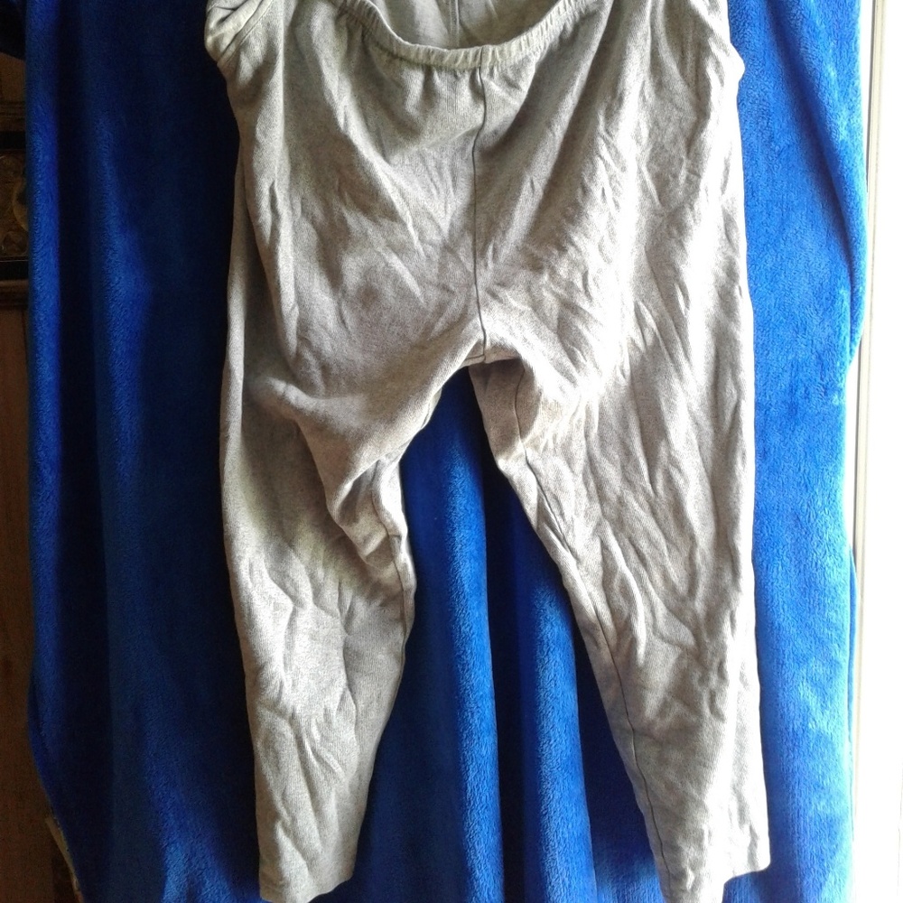 3x gray pants